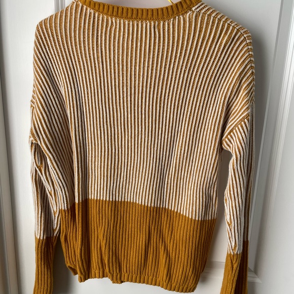 Max Studio Mustard Crewneck Sweater - Picture 4 of 4